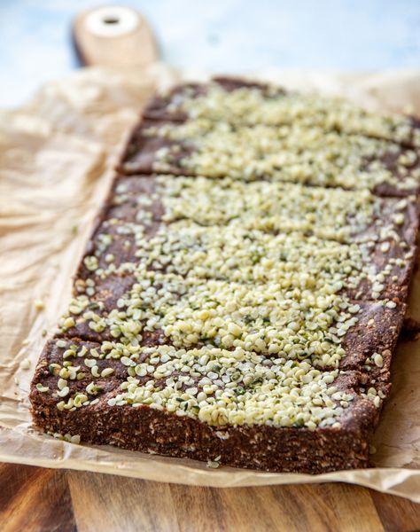 The World's Best Cacao Hemp Seed Bars Cacao Protein Balls, Seed Cycling Bars, Energy Bar Recipe, Raw Cacao Recipes, Hemp Seeds Recipes, Hemp Heart Recipes, Nut And Seed Bars, Chia Seed Bars, Seed Bars Recipe