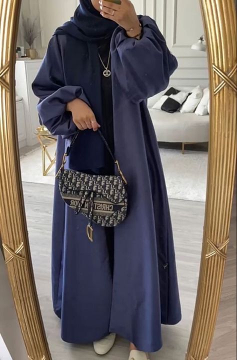 Navy Blue Abaya, Blue Abaya, Abaya Designs Latest, Abaya Outfit, Mode Hijabi, Modest Fashion Hijab, Muslim Outfits Casual, Muslim Fashion Hijab Outfits, Hijabi Fashion Casual