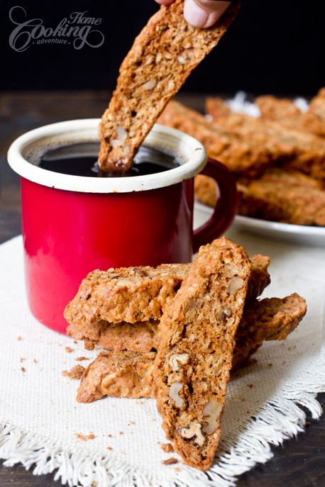 Apple Biscotti - with rolled oats, apples and walnuts. Simply dunk them in your morning coffee or tea for a delightful breakfast. Best Biscotti Recipe, Biscotti Cookies, Biscotti Recipe, Italian Cookies, Cinnamon Flavor, Baked Apples, A Cup Of Coffee, Rolled Oats, Cookie Desserts