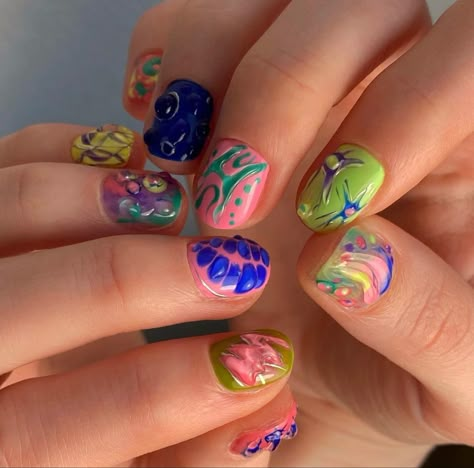 Natural Nails At Home, Contemporary Painting Ideas, Crazy Eye Makeup, Nail Art Short, Nail Designs Short, Euphoria Nails, Funky Nail Designs, Funky Nail Art, Hippie Nails