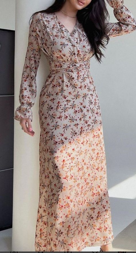 Simple Long Dress Casual Classy, Floral Dress Hijab, Plus Cottagecore, Maxi Dress Ideas, Floral Maxi Dresses, Long Sleeve Summer Dress, Outfits Trending, Stylish Maxi Dress, Stile Hijab