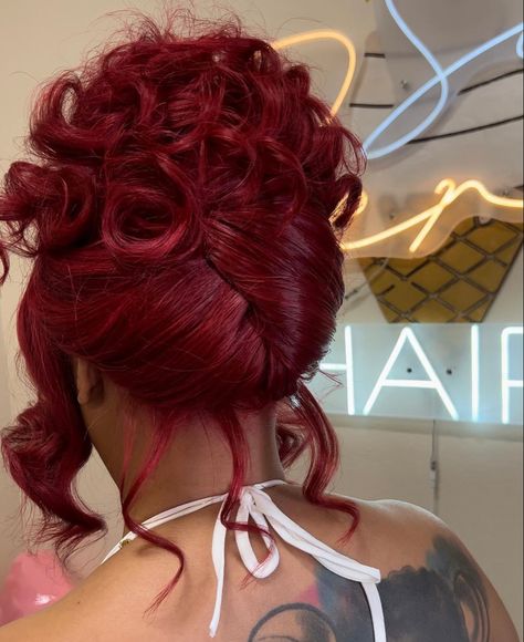 Loose Wave Wig, Red Hair Looks, Weave Ponytail Hairstyles, Peekaboo Hair, Frontal Wig Hairstyles, Dyed Hair Inspiration, Hairstyles For Layered Hair, Wave Wig, Work Hairstyles