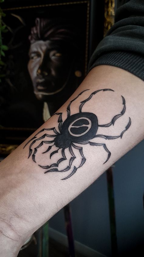 Tattoo p acalentar o core dos Fãs de Hunter X Hunter 🖤 #julianevestattoo@gmail.com Hunter X Hunter Tattoo, Hunter Tattoo, Cartoon Tattoos, Anime Tattoos, Hunter X Hunter, Tatting, Geek Stuff, Tattoos, Anime