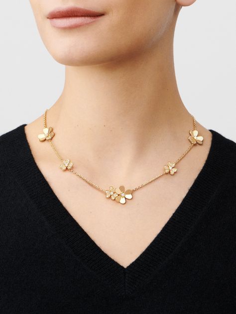 Frivole necklace, 9 flowers 18K yellow gold, Diamond - Van Cleef & Arpels Van Cleef Necklace, Necklaces 2023, Van Cleef And Arpels Jewelry, Van Cleef & Arpels, Fancy Jewelry Necklace, Pretty Jewelry Necklaces, Expensive Jewelry Luxury, Fancy Jewellery Designs, Expensive Jewelry