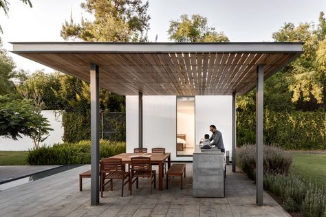 Ten inspiring outdoor dining spaces for spring Modern Outdoor Dining Area, Ombra Pergola, Modern Outdoor Dining, Steel Pergola, Concrete Patios, Garden Pavilion, Outdoor Dining Spaces, Mesa Exterior, Concrete Patio