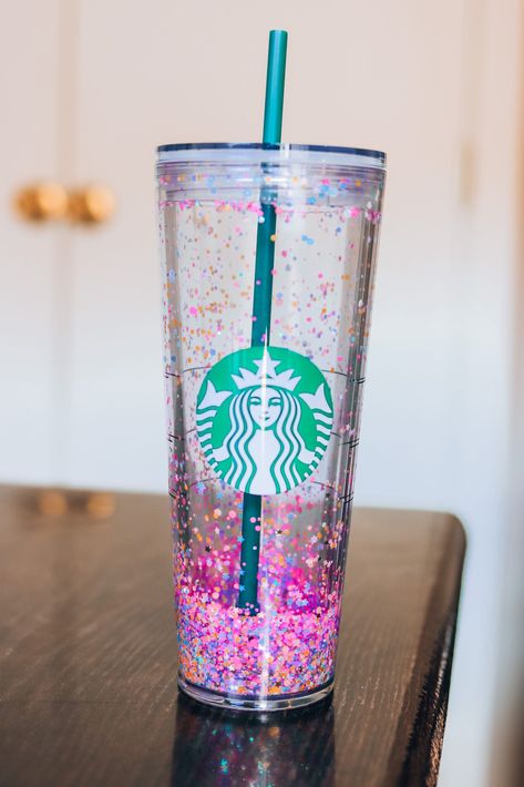 How To Make A Glitter Tumbler With Floating Confetti - Kayla Faith Glitter Filled Tumbler, Starbucks Glitter Cup, Globe Tumbler, Snow Globe Tumbler, Bling Top, Confetti Nails, Pink Holographic, Custom Starbucks Cup, Glitter Tumbler Cups