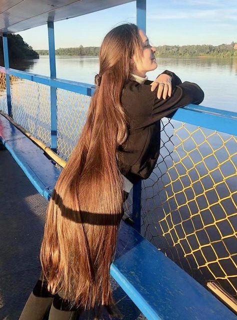 Follow @womenwithbeautifulhair and get more of the good stuff by joining Tumblr today. Dive in! Long Silky Hair, Really Long Hair, Lustrous Hair, Long Hair Color, Long Red Hair, Cut Her Hair, Peinados Fáciles Para Cabello Corto, Long Brown Hair, Super Long Hair