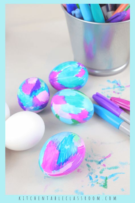 Tie Dye Easter Eggs, Easter Yard Decorations, Decorated Easter Eggs, Easter Centerpieces Diy, Dye Easter Eggs, Diy Easter Gifts, Sharpie Crafts, Easter Egg Dye, Plastic Easter Eggs