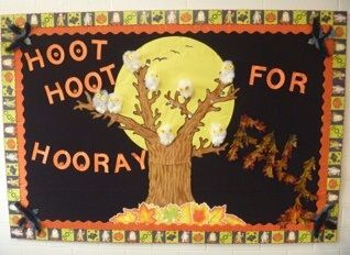 How to make a cute fall bulletin board Fall Bulletin Board Ideas, Owl Bulletin Boards, Toddler Bulletin Boards, November Bulletin Boards, Door Bulletin Boards, Music Bulletin Boards, Christmas Bulletin Boards, Fall Bulletin Board, Reading Bulletin Boards