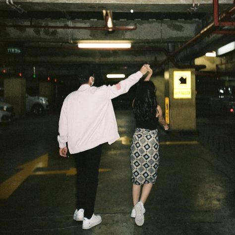 Korean Couple Photoshoot, Couples Vibe, Ulzzang Couple, Korean Couple, Cute Couples Photos, Cute Couple Selfies, Couples Poses For Pictures, Cute Relationship Goals, Couple Outfits