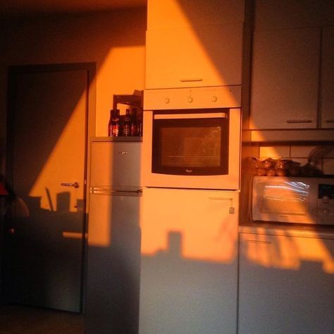 Orange Aesthetic, Sun Light, Vsco Filter, Aesthetic Colors, Double Wall Oven, Aesthetic Photo, Light And Shadow, A Kitchen, Golden Hour