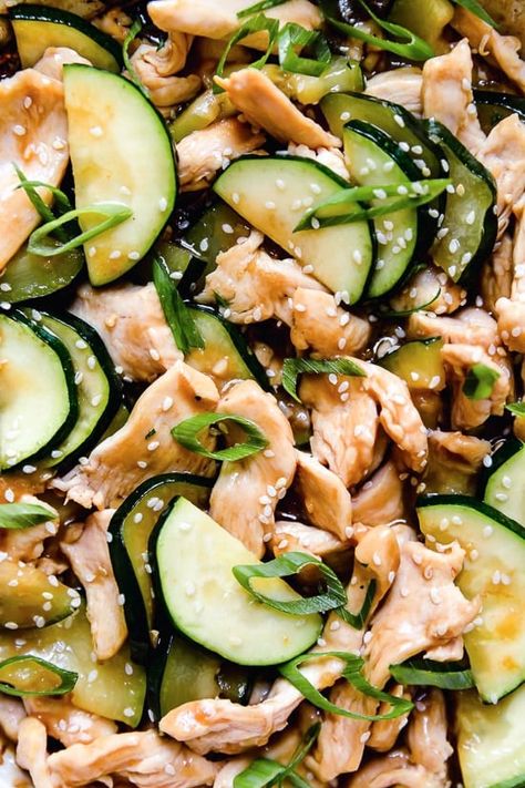 Chicken Zucchini Stir Fry, Easy Stir Fry Sauce, Zucchini Stir Fry, Chicken And Zucchini, Stir Fry Sauce Easy, Summer Zucchini, Chinese Stir Fry, Easy Stir Fry, Stir Fry Dishes