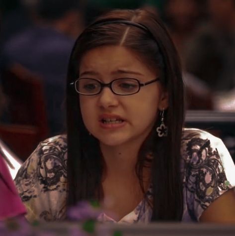 Alex Dunphy, Ariel Winter, Modern Family, Family Pictures, Season 1, Quick Saves