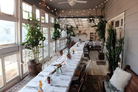 6 Lovely Small Wedding Venues in Dallas - Joy Small Party Venues, Event Venue Design, Small Wedding Venues, Dallas House, Small Weddings Ceremony, Dfw Wedding Venues, Green Wedding Inspiration, Airbnb Wedding, Smallest Wedding Venue