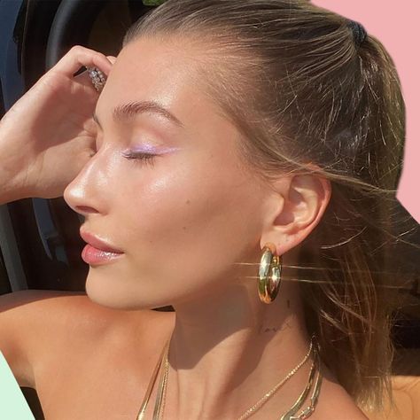 Hailey Bieber Nails Are All Over TikTok: How To Create The Pearl Pink Manicure | Glamour UK Hailey Bieber Nose, Hailey Bieber Lips, Hes A 10 But, Hailey Bieber Skin, Hayley Bieber, Elegant Goth, Affordable Skincare, Hailey Bieber Style, Pink Manicure