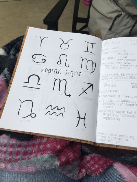 Zodiac signs ~ bullet journal ~ horoscopes ~ ideas ~ creative ~ unique ~ astronomy ~ easy ~ simple Leo Journal Ideas, Zodiac Sign Journal Page, Virgo Journal Ideas, Aquarius Drawing Easy, Astrology Bujo, Mya Benway, Simple Journaling, Virgo Constellation Tattoo, Pisces Sagittarius