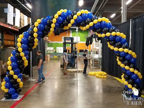 Balloon Arches | Balloons by Tommy Large Balloon Arch, Prom Balloons, Balloon Archway, Balloon Decorations Diy Tutorials, Column Ideas, Prom Backdrops, Garland Balloon, Balloon Display, Balloon Arches