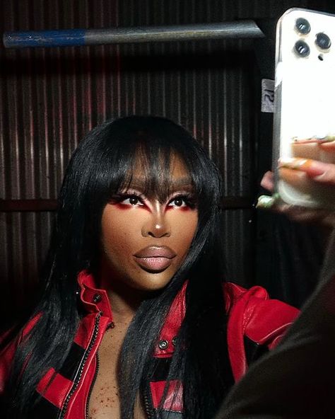 Kill Bill Music Video, Sza Kill Bill, Music Video Makeup, Sza Singer, Brow Wax, Dope Makeup, Kill Bill, Makeup For Black Women, Blue Makeup