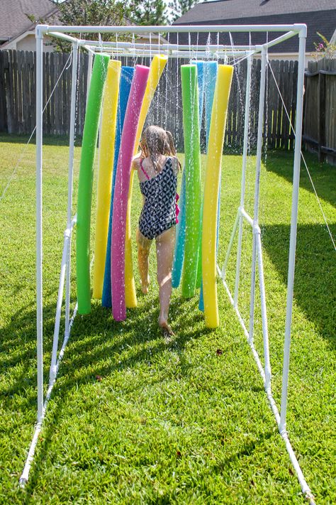 Water Games For Teens, Pvc Pipe Sprinkler, Sprinkler Diy, Ninja Birthday Party Ideas, Ninja Birthday Party, Backyard Water Parks, Kids Sprinkler, Kids Obstacle Course, Ninja Birthday Parties