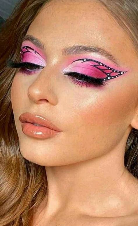 Butterfly Make Up Look, Makeup Papillon, Make Up Mariposa, Butterfly Makeup Easy, Crazy Eyeshadow Looks, Butterfly Halloween Makeup, Fairy Makeup Halloween, Makeup Mariposa, Flower Eye Makeup