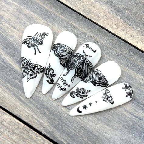 Moth Nails, Nails Moon, Handmade Nails, Lunar Moth, Witchy Nails, Moon Moth, Witch Design, Luna Moth, Press Ons