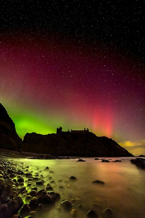 The famous "Northern Lights" over Dunnottar Castle, Stonehaven, north east Scotland. #auroraborealis #jehovahscreations Northern Lights Scotland, Northern Lights Wallpaper, Dunnottar Castle, Mexico Pictures, Blue Floral Wallpaper, Castles To Visit, Places In Scotland, Road Trip Map, Scottish Castles