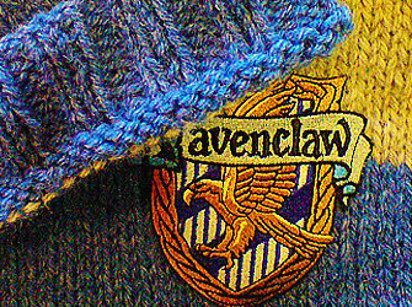 Having to choose: blue and bronze, or blue and silver? | 21 Personal Struggles Only Ravenclaws Will Understand Ravenclaw Scarf, Ravenclaw Common Room, Ravenclaw Pride, Blue And Bronze, Ravenclaw House, Ronald Weasley, Potter Facts, Harry Potter Facts, Harry Potter Love