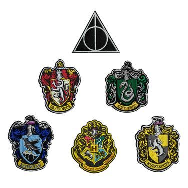 Be proud of your House and show where you belong in Hogwarts Harry Potter Applique, Harry Potter Patch, Magnets Art, Harry Potter Houses Crests, Gryffindor Slytherin Hufflepuff Ravenclaw, Harry Potter Crest, Hogwarts Houses Crests, Slytherin And Hufflepuff, Harry Potter Set