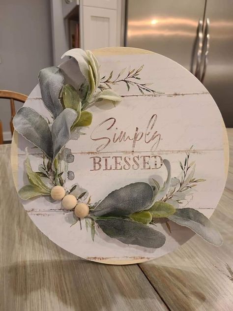 Easter Decoration Ideas, Idee Cricut, Wooden Signs Diy, Door Signs Diy, Wood Wreath, Spring Decorations, Wooden Wreaths, Door Wreaths Diy, Dollar Tree Decor