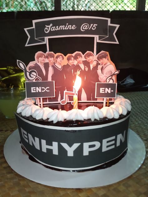 Enhypen Cake Design Ideas, Enhypen Cake Design, Enhypen Birthday Cake, Enhypen Cake Ideas, Kpop Birthday Party Ideas, Enhypen Birthday, 14th Birthday Cakes, Bts Cake, 13 Birthday Cake