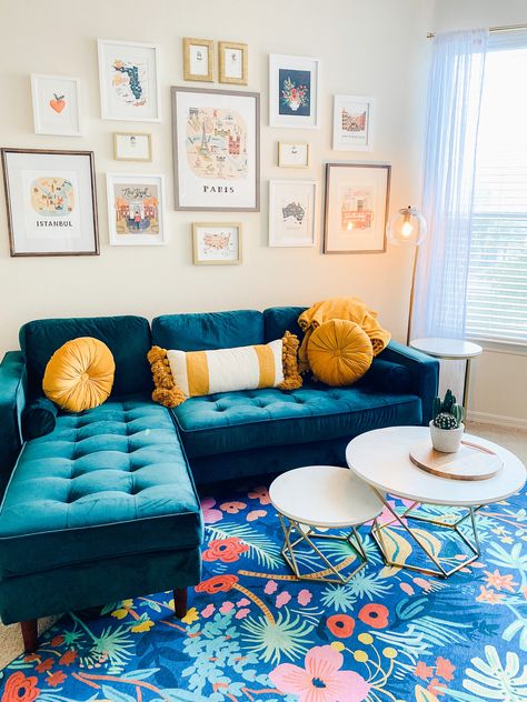 Real Living Room Ideas, Teal Sofa Living Room Decor, Modern Colourful Living Room, Teal Couch Living Room, Teal Sofa Living Room, Colorful Living Room Bright, Dream House Living Room, Vibrant Living Room, Teal Sofa