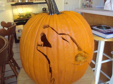 Wolf Pumpkin Carving Ideas, Pumpkin Carving Ideas Wolf, Wolf Pumpkin Carving, Pumpin Carving, Wolf Pumpkin, Scary Pumpkin Carving Patterns, Wolf Carving, It Pumpkin, Halloween Pumpkin Diy