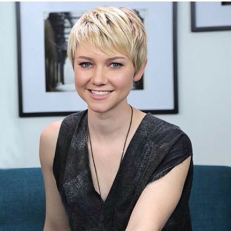 Hair Blond Pixie, Valorie Curry, Layered Pixie Haircuts, Cute Pixie Haircuts, Short Blonde Pixie, Pixie Haircut Styles, Modern Bob, Chic Short Hair, Hair Cute