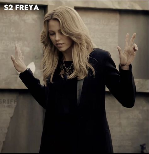 Icon People, Freya Mikaelson, The Mikaelsons, Katherine Pierce, Klaus Mikaelson, Emo Fashion, Vampire Diaries The Originals, Vampire Diaries, In Hollywood