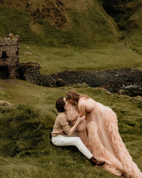 Irish castles>>>>everything else Irish Wedding Aesthetic, Irish Aesthetic, Irish Castles, Irish Women, Old Irish, Irish Princess, Character Inspo, Two Faces, Adventure Elopement