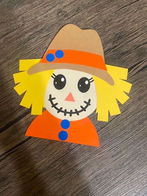 Diy Scarecrow Craft, Make Your Own Scarecrow, Scarecrow Crafts For Kids, November Preschool, Scarecrow Craft, Developmental Activities, Mountain Bluebird, Diy Scarecrow, September Crafts