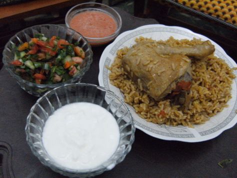 I have been waiting for a looong time to post a recipe for kabsa, because I absolutely LOVE it. Kabsa combines fragrant, spiced hot rice with tender meat/chicken, and a very exciting (and spicy!) t… Tomato Chili, Eastern Cuisine, Spice Mix, Global Recipes, Middle Eastern Recipes, Meat Chickens, Arabic Food, Chicken Crockpot Recipes, Chili Sauce