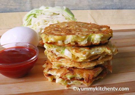 Cabbage Omelette (Tortang Repolyo) - Yummy Kitchen Cabbage Egg Omelette, Omelets Recipe, Omelette Recipe, Cooked Cabbage, Cabbage Recipes, Vegetarian Recipes Easy, Budget Friendly Recipes, Vegetable Recipes, Food Print