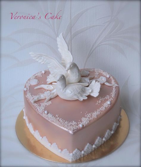 Dove cake - cake by Veronica22 Dove Cakes, Dove Wedding, Wedding Doves, Fake Cake, Pentecost, White Doves, Cake Cake, Cake Inspiration, Wedding Cake