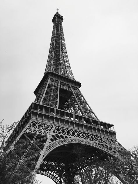 Eiffel Tower Aesthetic Black And White, Eiffel Tower Portraits, Black And White Royal Aesthetic, Paris Black And White Photography, Black Esthetics, Europe Black And White, Eiffel Tower Black And White, White Photo Wall, Black And White Paris