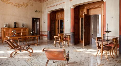 Greek Villa Kérylos Ancient Roman Houses, Villa Kerylos, Greek Villa, Neoclassical Furniture, Classical Interior Design, Greece Design, Roman House, Architecture Antique, Classical Interior