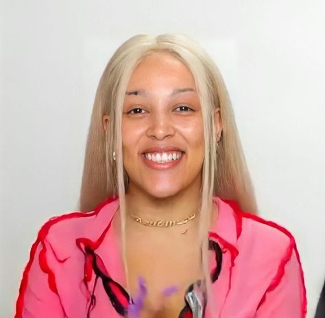 Doja Cat Beautiful, Doja Cat Without Makeup, Doja Cat No Makeup, Doja Cat Makeup, No Makeup Looks, With And Without Makeup, Cat Outfits, Cool Makeup, Figure Skating Outfits