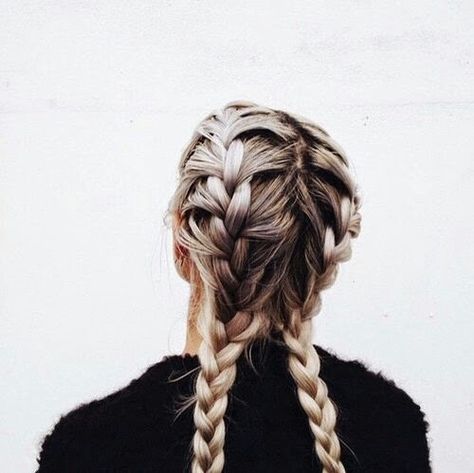 i tried doing this today, but it ended up being french braids on the side of my head ugh i admire this hairstyle so much guys you dont even know Boring Hair, Fishtail Braid, Good Hair Day, Hair Envy, Sporty Chic, Messy Hairstyles, Hair Dos, Gorgeous Hair, Hair Day