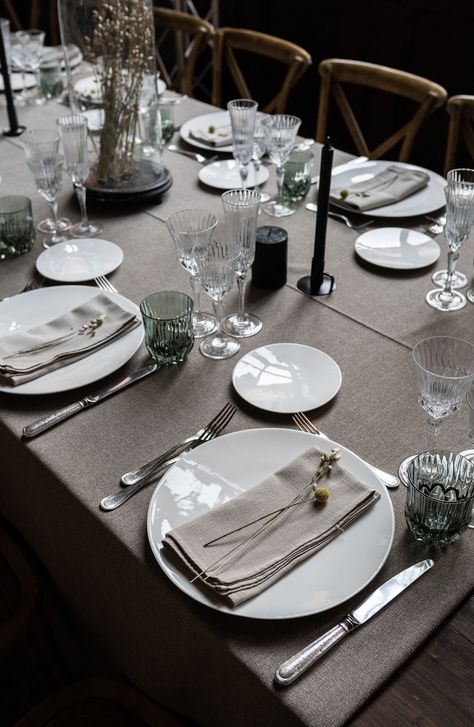 We’ve hosted a dinner and showed the new AW20 collection to our clients, agents and press in the city center of Firenze. Luxury Cutlery, Table Food, Table Set Up, City Center, Table Set, The City, Table Settings, Table Top