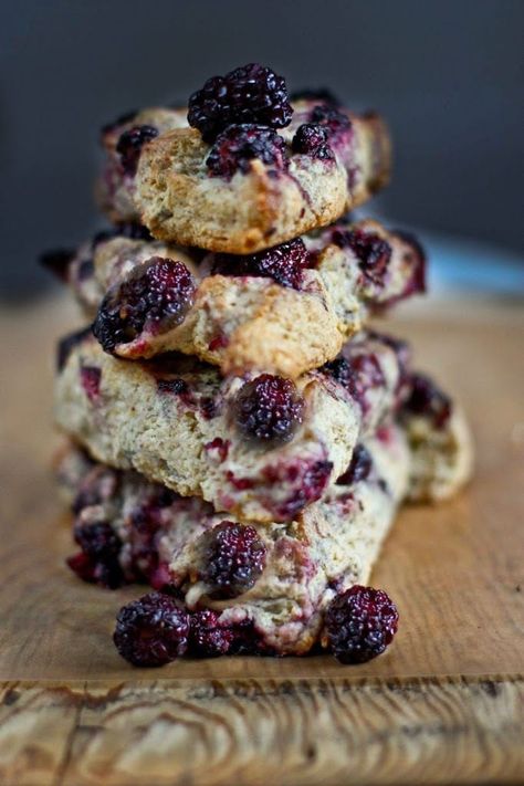 Blackberry Sourdough Scones with Lemony Glaze- plus a little baking tip to help keep blackberries in tact! | www.feastingathome.com Scones Sourdough, Yogurt Scones, Scone Dough, Sourdough Scones, Blackberry Scones, Feasting At Home, Lemon Glaze, Summer Morning, Sourdough Recipes