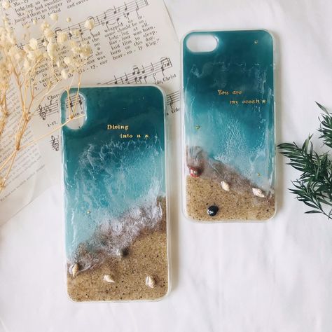 Resin Phone Case Aesthetic, Resin Phone Case Ideas, Resin Phone Cover, Resin Mobile Cover, Epoxy Resin Phone Case, Diy Resin Phone Case, Diy Resin Keychain, Clock Making, Resin Phone Case