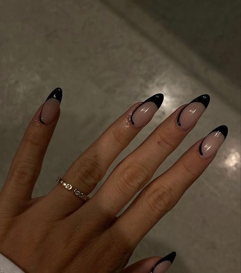 Nails To Go With A Black Dress, Edgy Nails, Minimal Nails, Her Nails, Simple Acrylic Nails, Minimalist Nails, Beauty Stuff, Heart Nails, Dream Nails