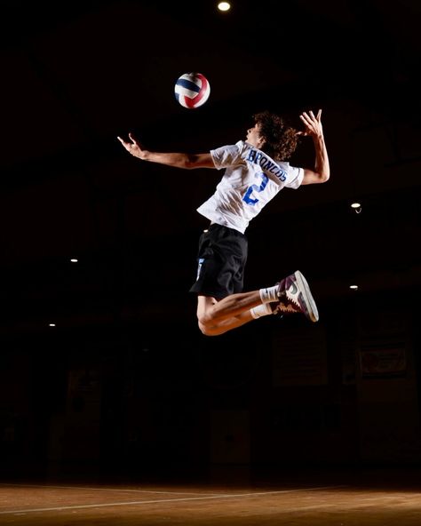 Leveling up my skills today and it didn’t disappoint. I loved this shot we got of this amazing volleyball player! Thank you for a game changing workshop @braddeel_sports and @rocktown.media. #Volleyball #DramaticSportsPhotos #VolleyballPlayer #SportsPhotographer #OrangeCountySportsPhotographer #TeamSports #TeamPhotos #VarsityVolleyball #DramaticPhotos #westcottlighting #sonya7rv Sports Photography Volleyball, Boys Volleyball Pictures, Volleyball Action Shots, Boys Volleyball, Senior Year Pictures, Volleyball Photography, Volleyball Senior Pictures, Volleyball Photos, Dramatic Photos