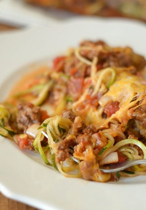 Taco Zoodle Casserole Zucchini Spaghetti Recipe, Zucchini Noodles Spaghetti, Zoodle Casserole, Zucchini Spaghetti, Fresh Zucchini, Zoodle Recipes, Keto Lasagna, Baked Zucchini, Desserts Keto