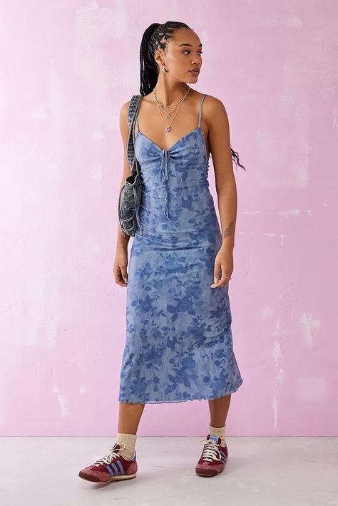 Urban Outfitters Outfit, Urban Outfitters Maxi Dress, Long Mesh Dress, Rock Dresses, Urban Outfitters Clothes, Long Blue Dress, Pink Dress Casual, Motel Rocks, Urban Dresses